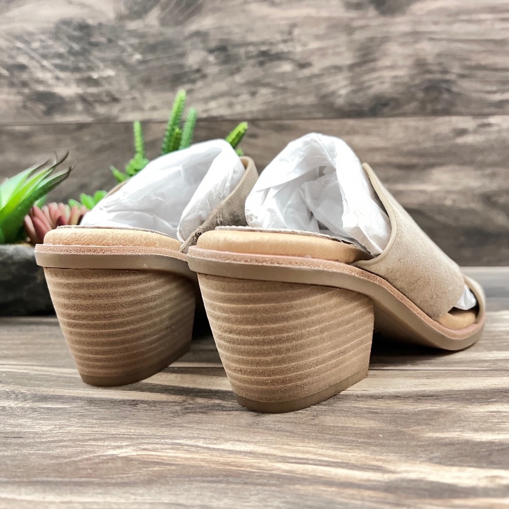 NIB Sofft Perrie Block Heel Slip On Sandal Light Grey Suede Leather 8M - Picture 8 of 12